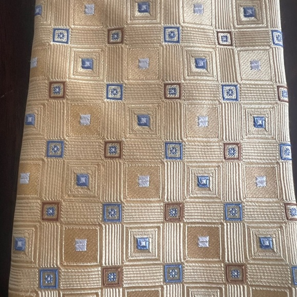 Jos. A. Bank Yellow and Blue Silk Tie - Picture 2 of 6